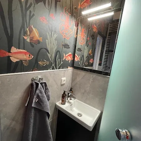 Altbaucharme Deluxe Mit Balkon In Zentraler Lage * Kilonia