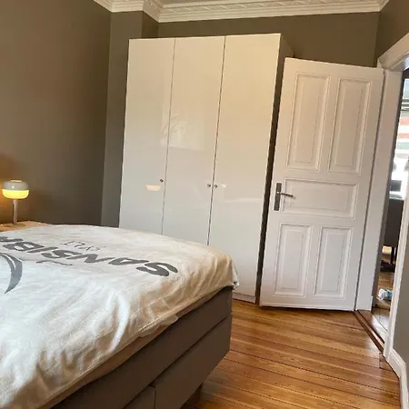Altbaucharme Deluxe Mit Balkon In Zentraler Lage * Kiel