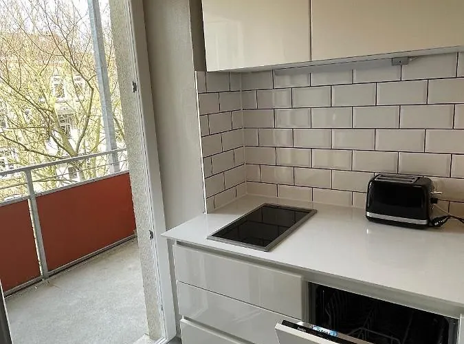 Altbaucharme Deluxe Mit Balkon In Zentraler Lage Apartment