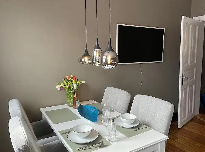 Altbaucharme Deluxe Mit Balkon In Zentraler Lage Appartement Kiel