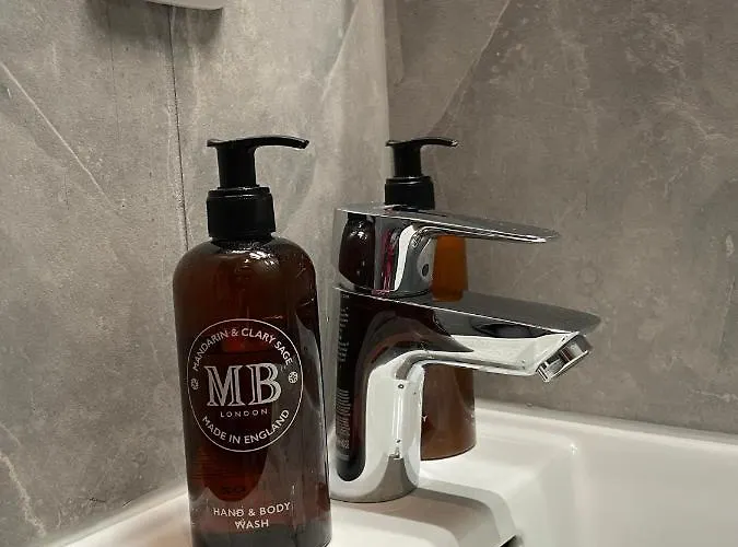 Altbaucharme Deluxe Mit Balkon In Zentraler Lage * Kiel