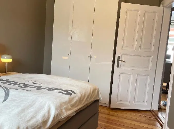 Altbaucharme Deluxe Mit Balkon In Zentraler Lage * Kiel